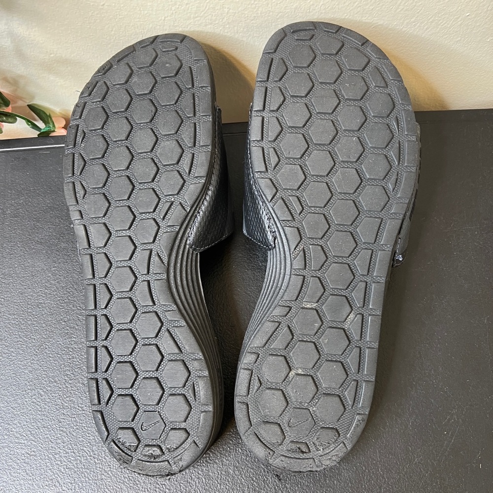 ๐น Nike Solarsoft Comfort Mens Size 11 US Black Slip On Slides Sandal 705513-090 - Picture 10 of 13